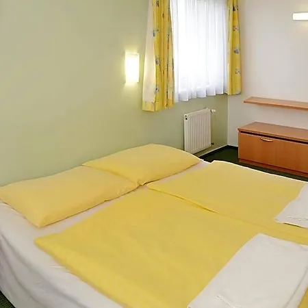 Imos Prága