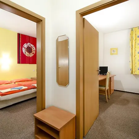 Otel Imos Prag