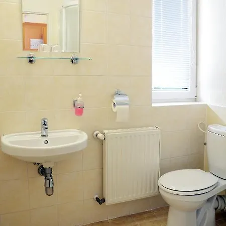 Otel Imos Prag