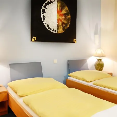 Imos Hotel 3*